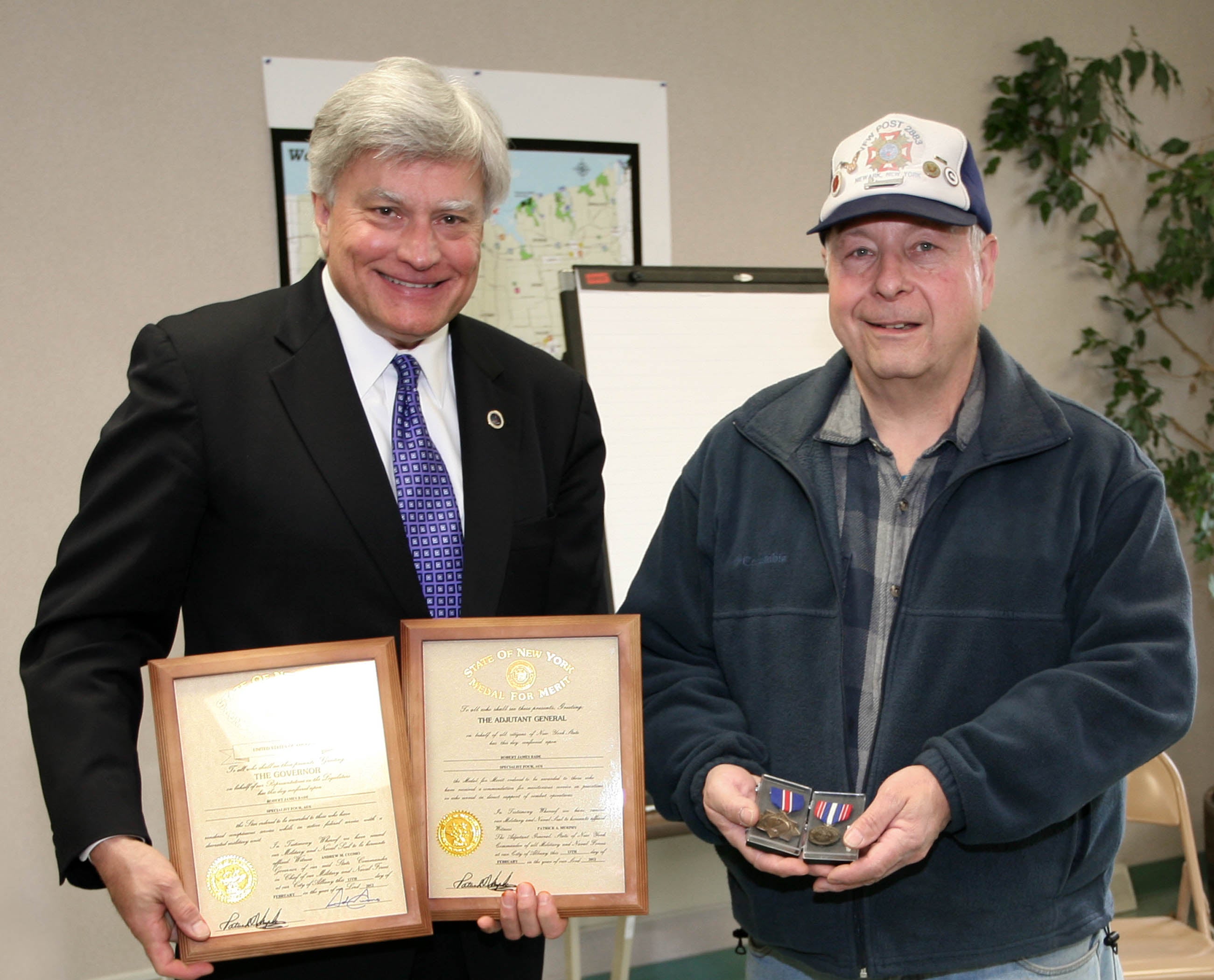 Senator Nozzolio presents the New York State Conspicuous Service Star